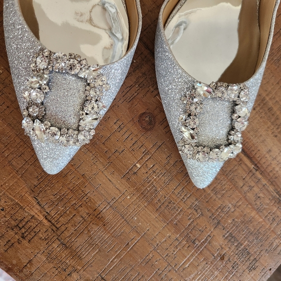 Badgley Mischka Silver Fabia Embellished Pointed Toe Pump Size 8.5 - Picture 3 of 14